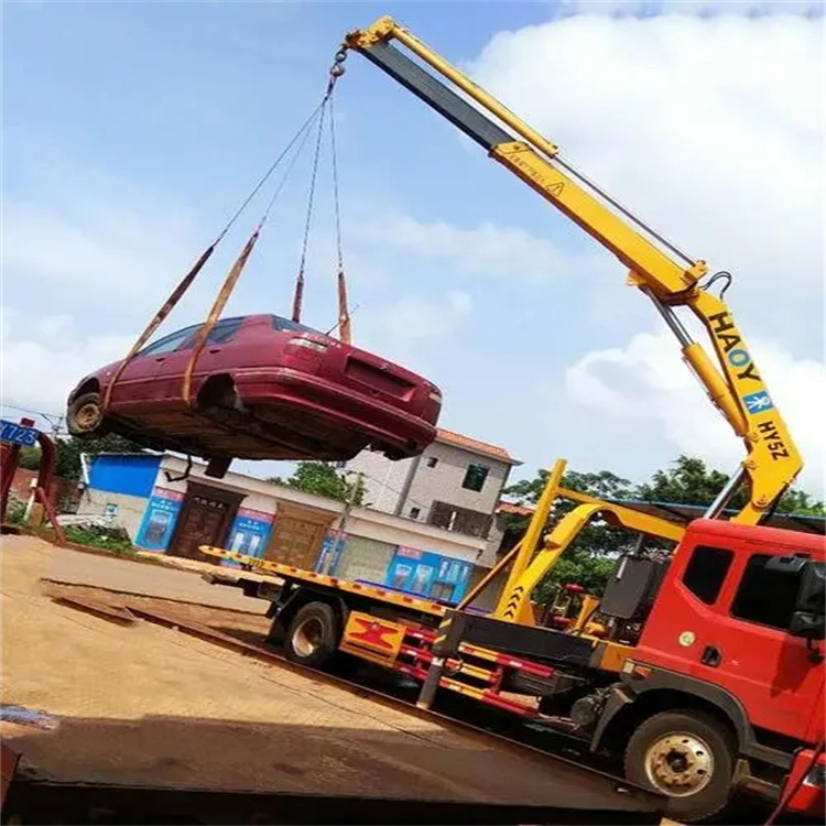 阜龙乡吊车吊汽车的正确方法